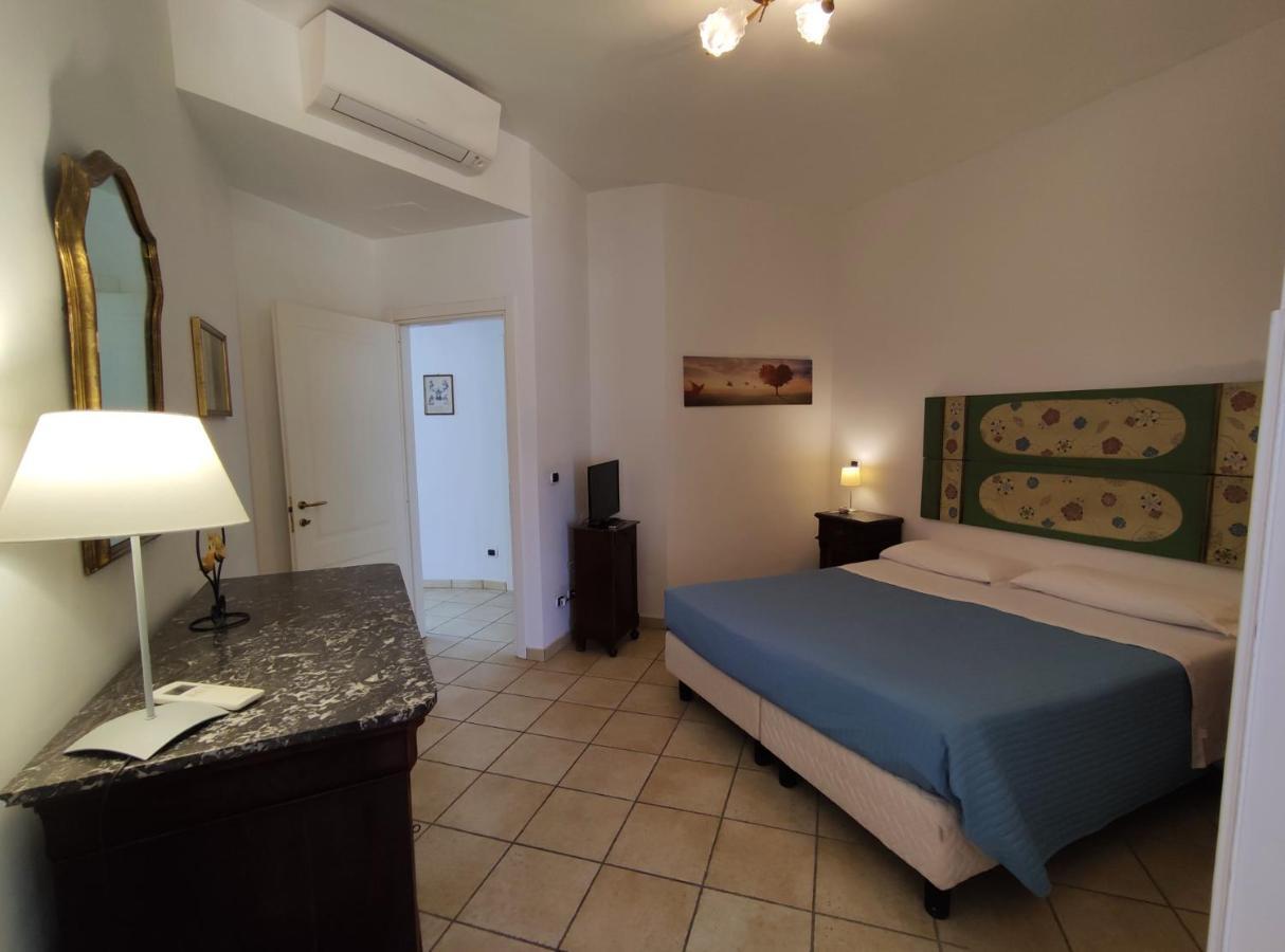 Aparthotel La Rosa Sul Mare Syrakus Exterior foto